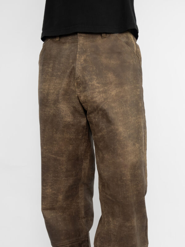 calça couro estonada