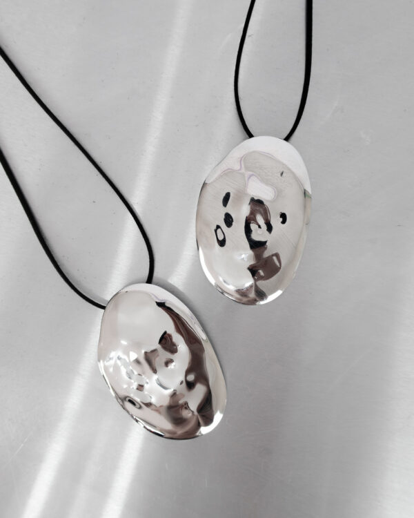colar metal egg